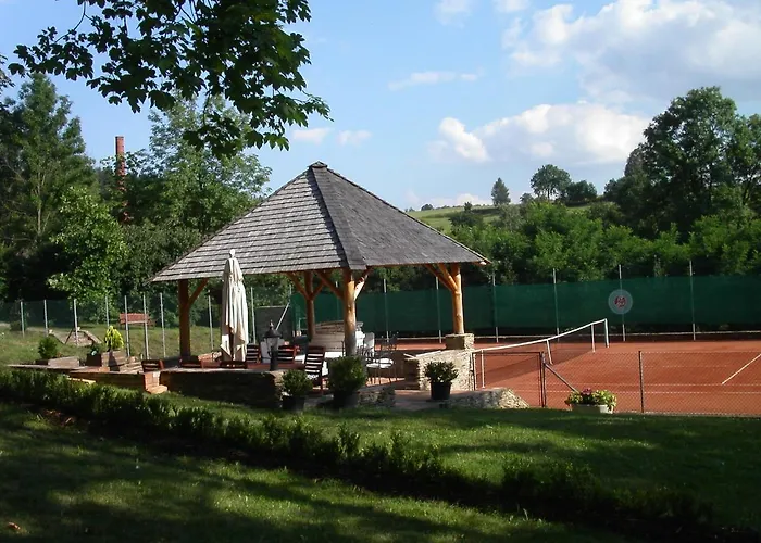 Estalagem Chateau Radvanov Mlada Vozice